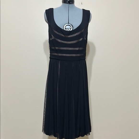 Maggy London Black Sleeveless Scoop‎ Neck Midi Dress - Picture 1 of 15